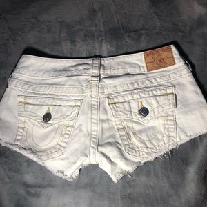 TRUE RELIGION white shorts size MEDIUM WOMENS.